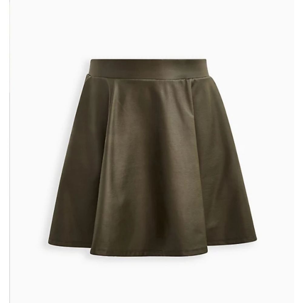 Torrid olive green faux leather mini skirt size 2x 18-20 New with 5ays